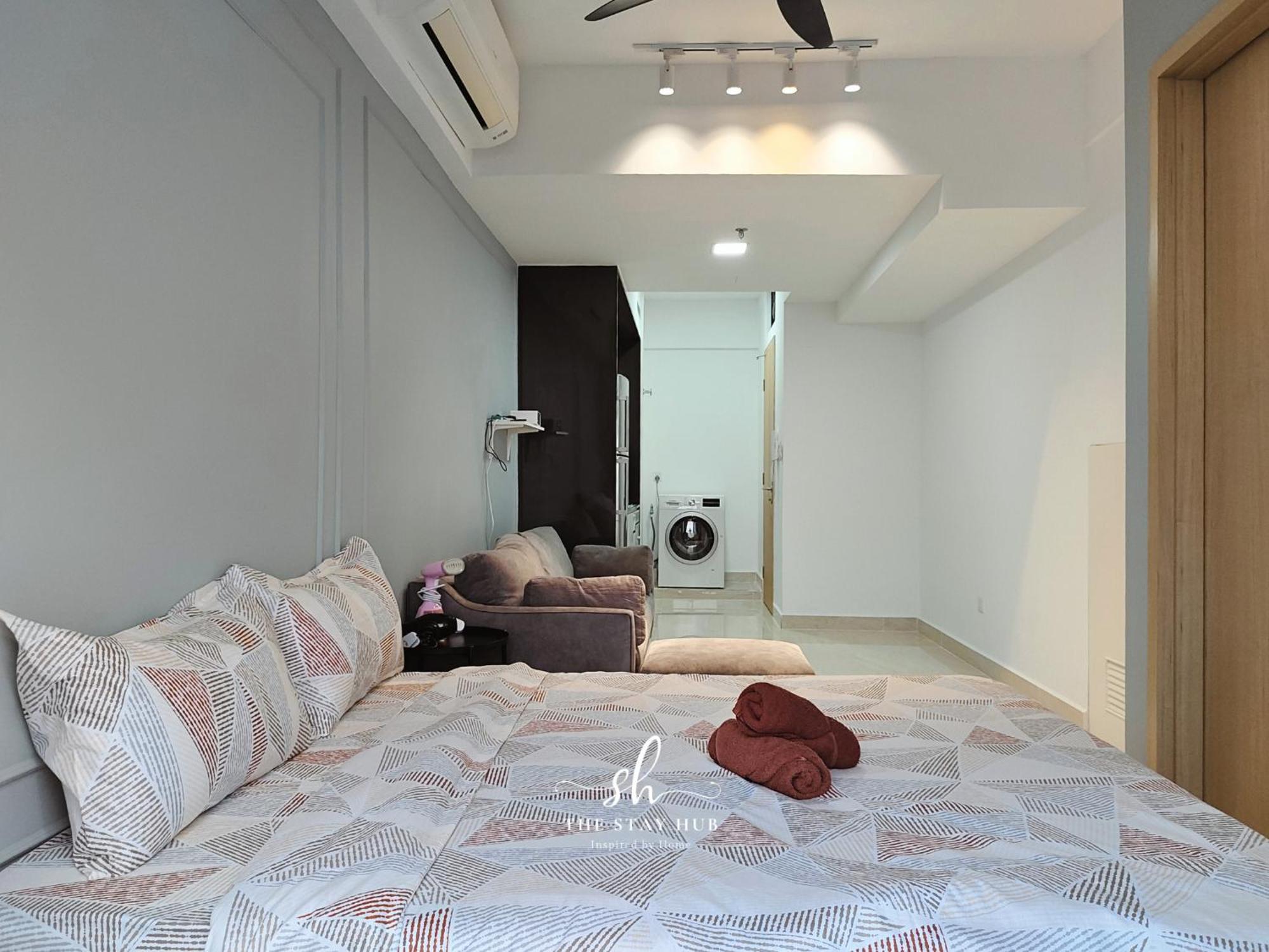 Appartamento The Luxe Klcc View Sky Pool Kuala Lumpur Esterno foto